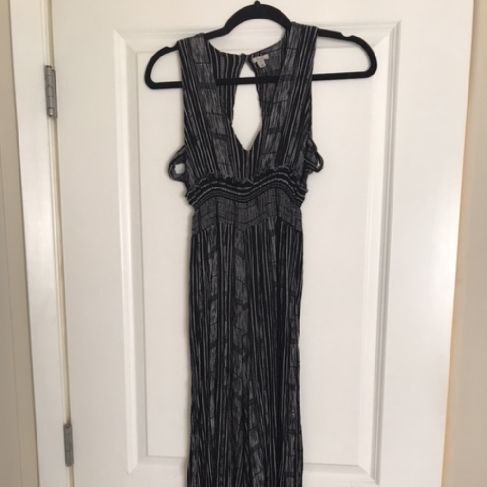 URBAN OUTFITTERS BLACK AND WHITE ROMPER